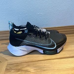 Nike Air Zoom Tempo Next% Flyknit